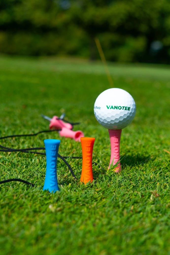 Grand tee vanotee bleu rose orange avec balle de golf