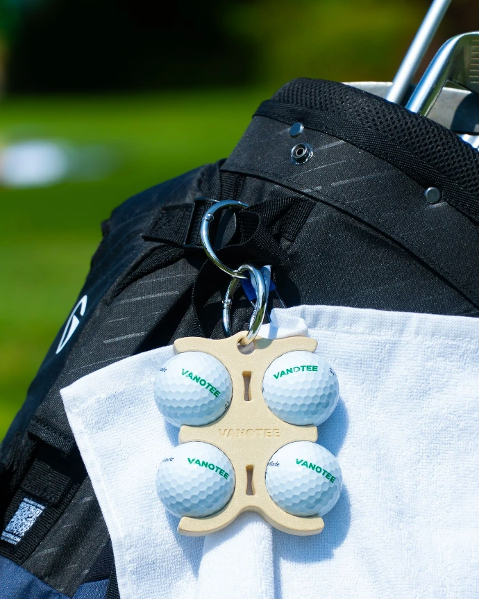 Porte balles de golf Beige vanotee avec 4 balles de golf vanotee avec serviette de golf vanotee sur sac de golf